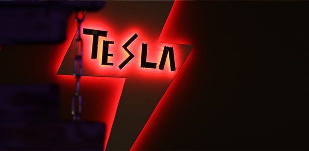 Отдых для компании до 4 человек в клубе Tesla Lounge: паровые коктейли, напитки и игры. **Скидка 53%**. Москва - kupikupon.ru Отдых для компании до 4 человек в клубе Tesla Lounge: паровые коктейли, напитки и игры. **Скидка 53%**