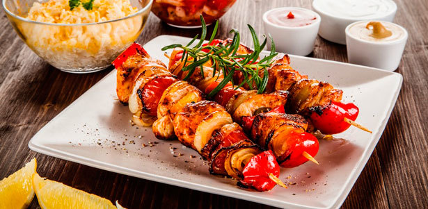 Шашлык из свинины, курицы и рыбы, армянский хаш, люля-кебаб, лаваш, овощи, грибы и картофель от кафе Kebab & Grill House. **Скидка до 53%**. Ростов-на-Дону - kupikupon.ru Шашлык из свинины, курицы и рыбы, армянский хаш, люля-кебаб, лаваш, овощи, грибы и картофель от кафе Kebab & Grill House. **Скидка до 53%**