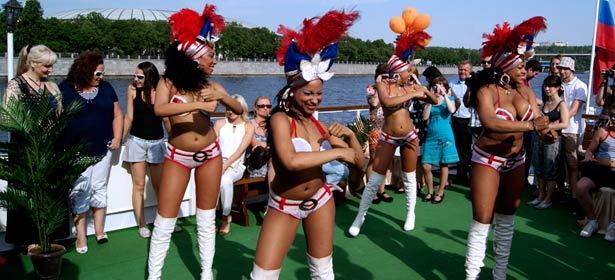 Круиз по Москве-реке с зажигательной латиноамериканской шоу-программой Varadero для 1 или 2 человек: живая кубинская музыка, фотосессия + коктейль «Мохито» в подарок! **Скидка до 59%**. Москва - kupikupon.ru Круиз по Москве-реке с зажигательной латиноамериканской шоу-программой Varadero для 1 или 2 человек: живая кубинская музыка, фотосессия + коктейль «Мохито» в подарок! **Скидка до 59%**