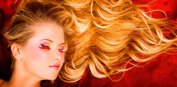 Окрашивание в один тон или Ombre Dip-Dye + контурная стрижка горячими ножницами + спа-уход + профессиональная чудо-укладка Curl Secret от салона красоты «Сельерити Style». **Скидка до 87%**. Москва - kupikupon.ru Окрашивание в один тон или Ombre Dip-Dye + контурная стрижка горячими ножницами + спа-уход + профессиональная чудо-укладка Curl Secret от салона красоты «Сельерити Style». **Скидка до 87%**