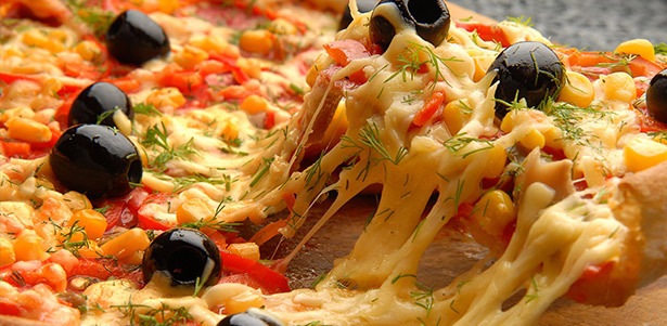 **Скидка 50%** на все меню службы доставки «СимПатиоPizza»: пицца и салаты. Бесплатная доставка!. Москва - kupikupon.ru **Скидка 50%** на все меню службы доставки «СимПатиоPizza»: пицца и салаты. Бесплатная доставка!