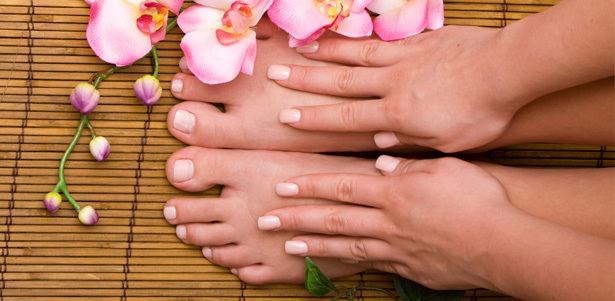 Маникюр и педикюр с покрытием Shellac или OPI в салоне красоты Lovely Style. **Скидка до 54%**. Москва - kupikupon.ru Маникюр и педикюр с покрытием Shellac или OPI в салоне красоты Lovely Style. **Скидка до 54%**