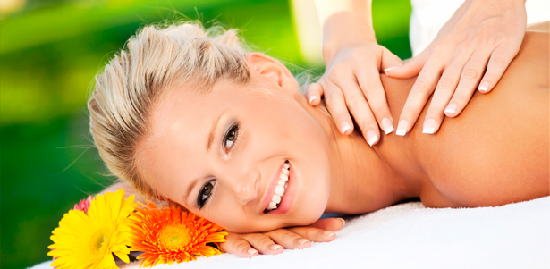 Массаж на выбор, обертывания, пилинги, а также spa-программы в «Массажном салоне на Пятницкой». **Скидка до 93%**

