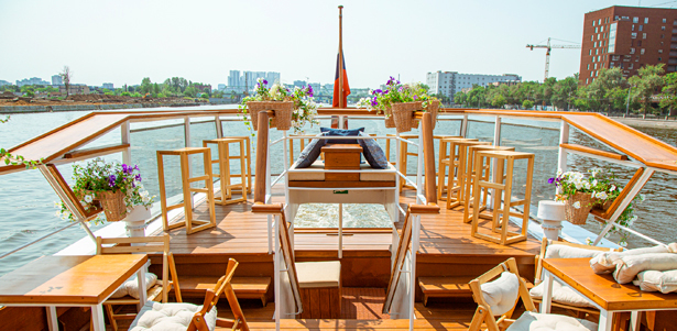 Прогулка на теплоходе «Волна» с обедом или ужином для детей и взрослых. **Скидка до 50%**