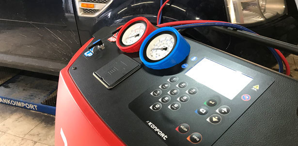 Заправка кондиционера автомобиля «Всё включено» от компании «Макс Шинсервис». **Скидка 50%**