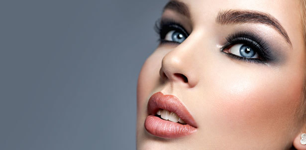 Перманентный макияж век, губ, бровей в технике на выбор в салоне RV Style. **Скидка до 79%**