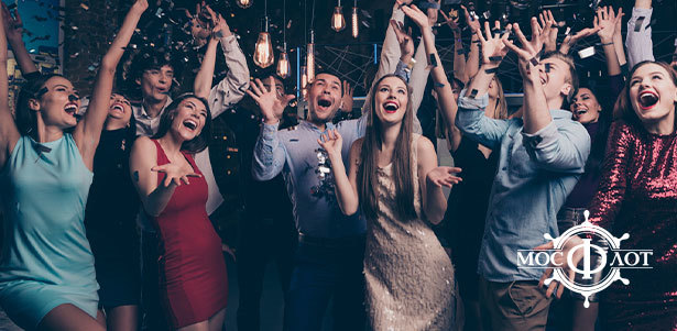 «Последний звонок 2024» на теплоходе типа «Москва» с фуршетом от судоходной компании «МосФлот». **Скидка 10%**