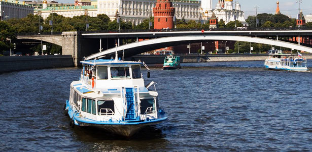 Обзорная прогулка от Северного речного вокзала на теплоходах «Снегири-1», «Снегири-2», «Снегири-3», «Снегири-4» от судоходной компании «Речные линии». **Скидка 10%**