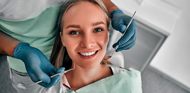 Профессиональная гигиена полости рта, реминерализация, отбеливание Amazing White в стоматологическом центре на «Савеловской». **Скидка до 88%**