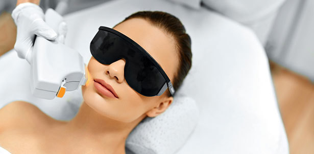 Лазерная эпиляция на аппарате Soprano Titanium, контурная пластика, инъекции «Ботокса», биоревитализация, мезотерапия, пилинг, чистка лица, микротоковая терапия и другое в студии TopFaces. **Скидка до 82%**