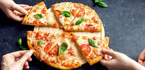 Ароматная пицца с начинками на выбор, а также осетинские пироги с мясом, сыром, грибами и не только от службы доставки «ПиццаШок». **Скидка 50%**