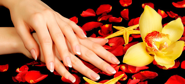 Процедура «Бархатные ручки» от «Первой студии красоты». Зимний уход за руками. Скидка до 77%