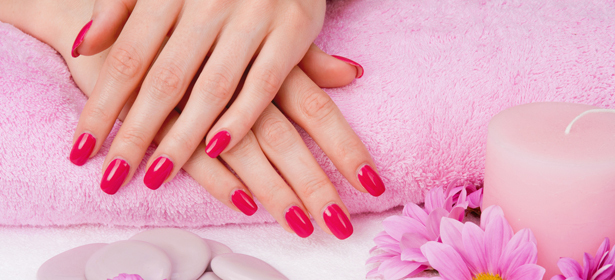 Европейский маникюр с покрытием гелем-лаком Shellac + маска-скраб для рук в салоне красоты «Анна Мария». Забота о вашей внешности! Скидка 70%