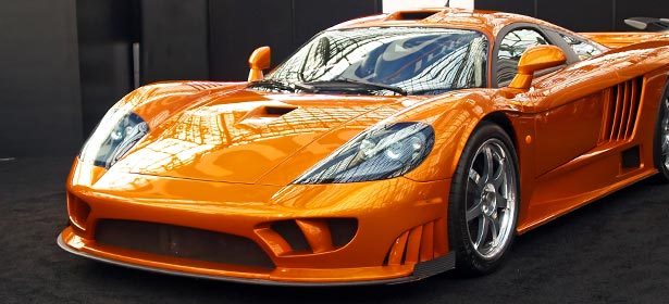 Абразивная полировка или защитное полимерное покрытие кузова автомобиля в рассрочку от сервисного центра GM-service. **Скидка до 67%**