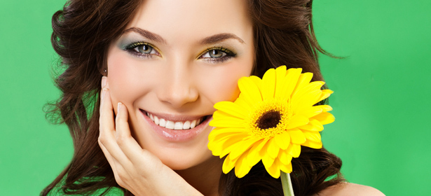 Ультразвуковая или атравматичная чистка лица + маска профессиональной израильской косметики Holy Land в салоне красоты «Милана» **со скидкой до 78%**