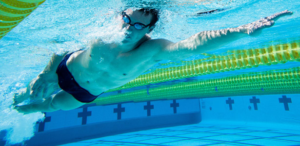 Абонементы для взрослых и детей в бассейн СК «Красный октябрь» **со скидкой 50%**