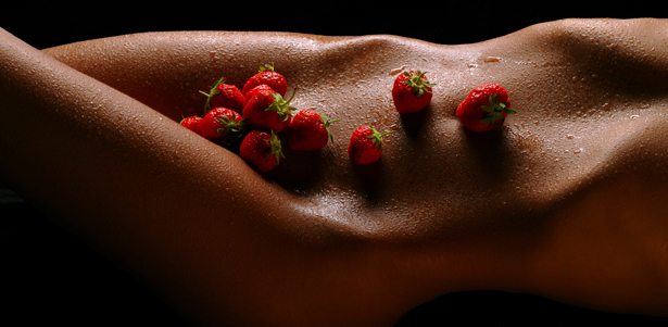 Шугаринг (сахарная депиляция) и депиляция воском зоны глубокого бикини, подмышек и ног полностью в студии красоты Milan. **Скидка до 62%** 