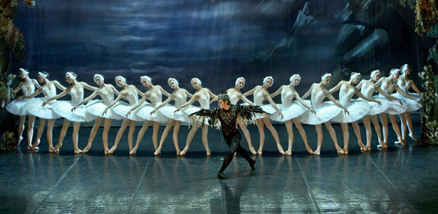 Билеты на балет «Лебединое озеро» в Александринском театре от компании Maximilian. Нестареющая классика в одном из старейших театров мира! **Скидка 50%**